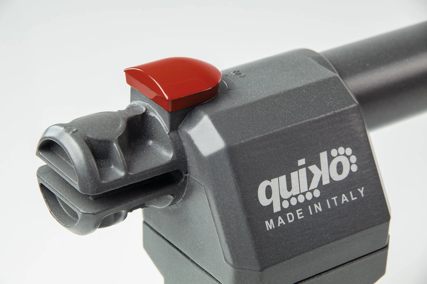 Quiko E-600 Eon swing gate actuator in close-up, showcasing durable design and Italian craftsmanship.