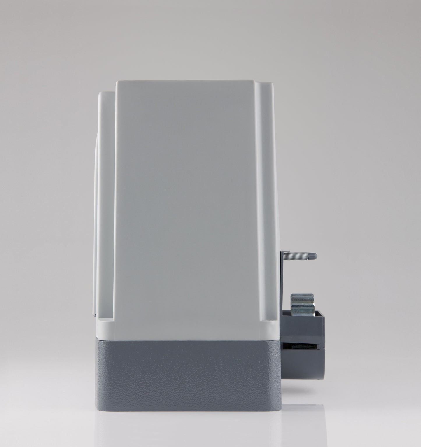 Quiko Moovy 2000Kg 230v heavyduty sliding gate motor, side view.